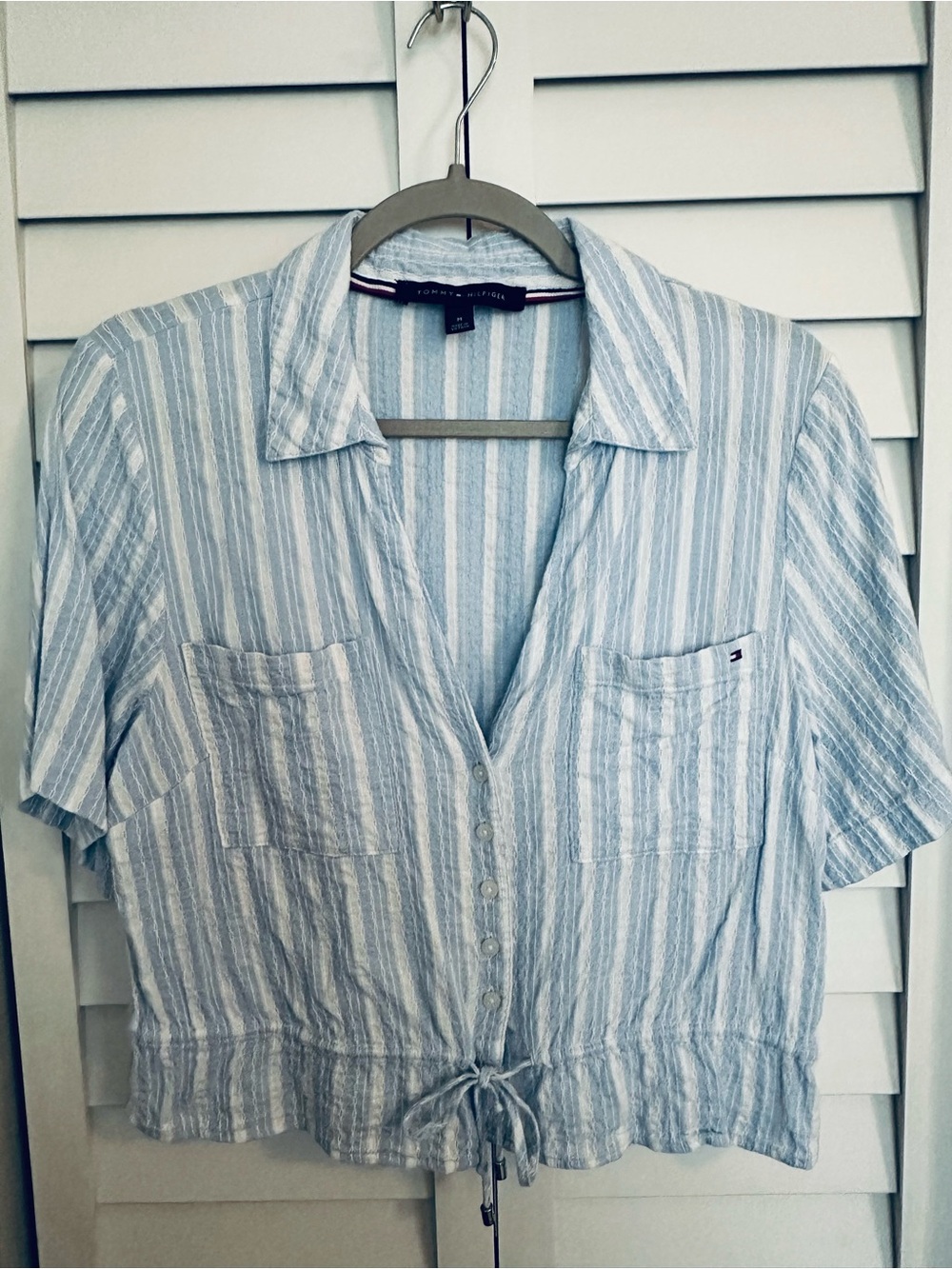 Tommy Hilfiger Size M Light Blue and White Striped Short-Sleeve Draw-String Top